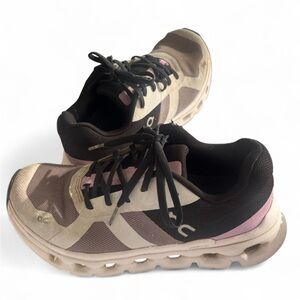 On Cloud Running Women's Black and Purple Sneakers